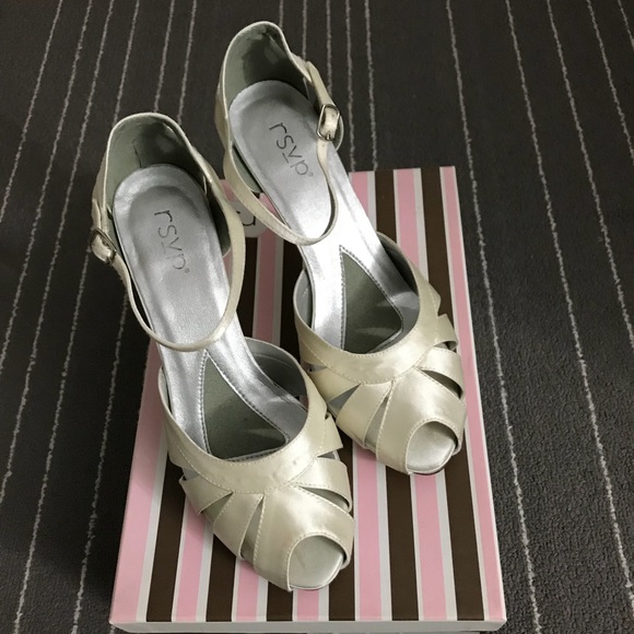 RSVP Ivory 👰🏻 Bridal/Prom Platform Shoes size 9W - Picture 2 of 8